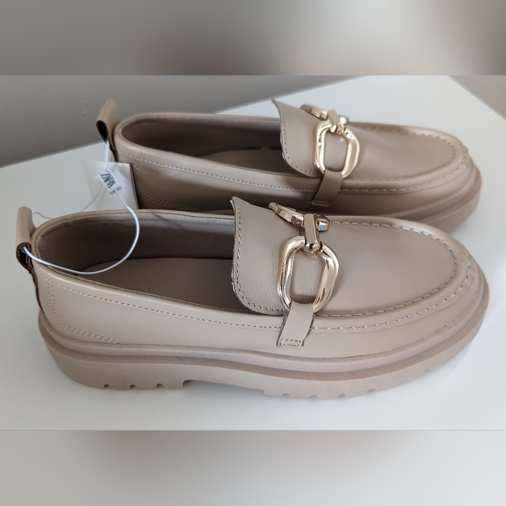New NEVER WORN! BEAUTIFUL STYLISH CUTE Women's ZARA Loafers Shoes Size 36/6 nude